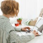 Jangan Takut Digantikan Robot! Ini 10 Cara Cerdas Manfaatkan AI untuk Bantu Bisnis Kecilmu